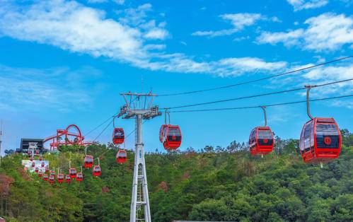 【河源两天】入住客天下国际旅游度假区、泡水晶温泉、冰雪乐园、 醉蝶谷花海  巴伐利亚黑森林乐园二天游